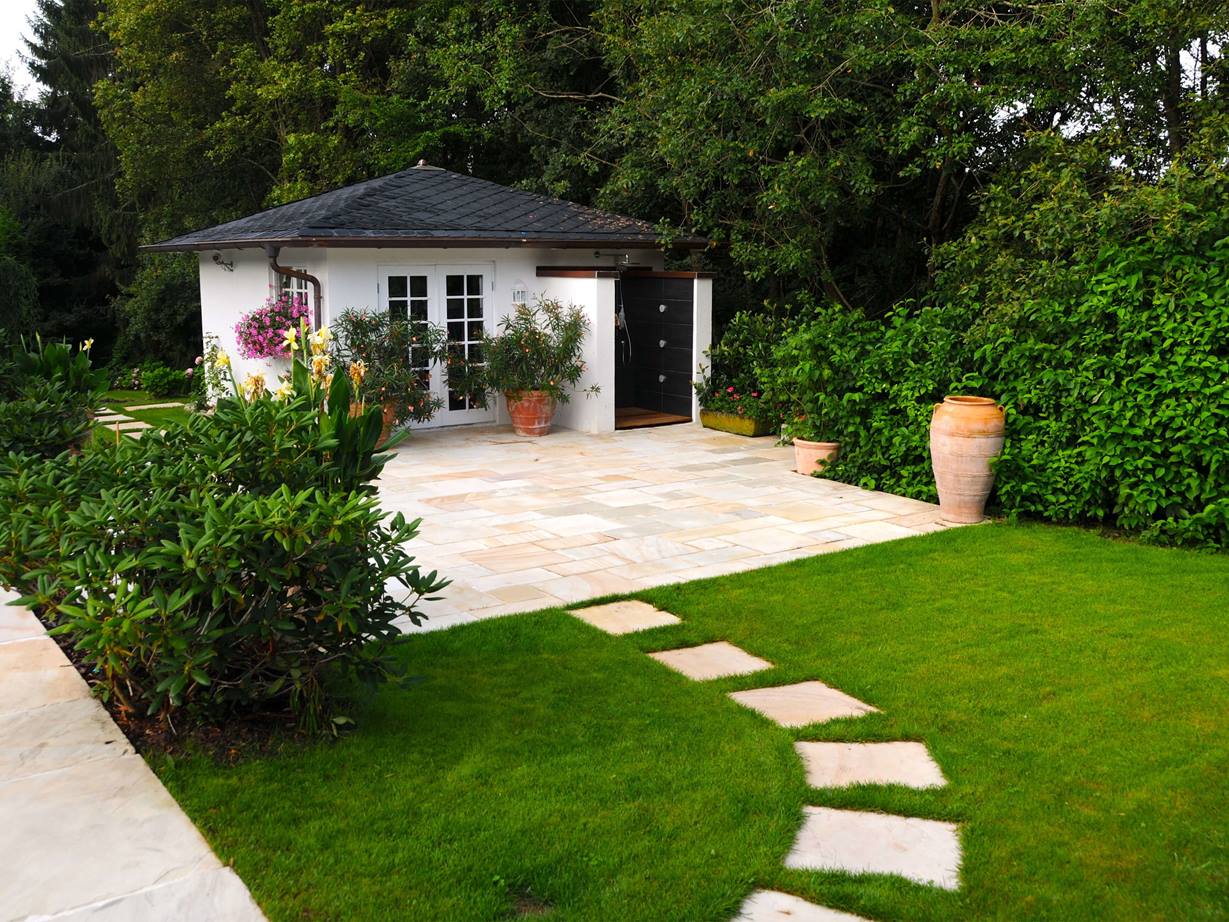 Gartenweg gestalten mit Naturstein jonastone